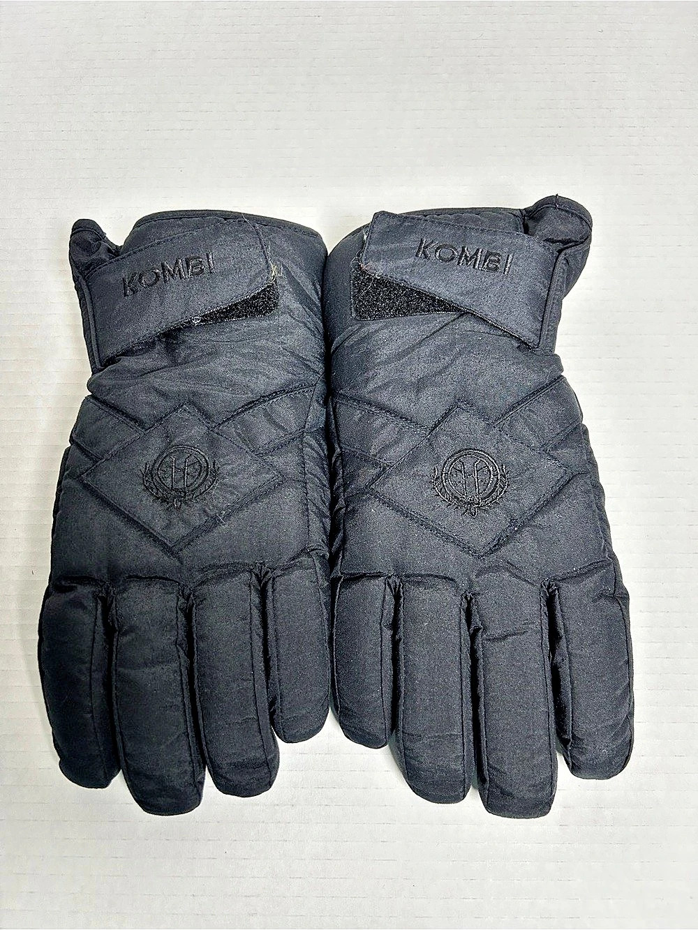 Kombi Winter Gloves in Black Size Medium Like New
